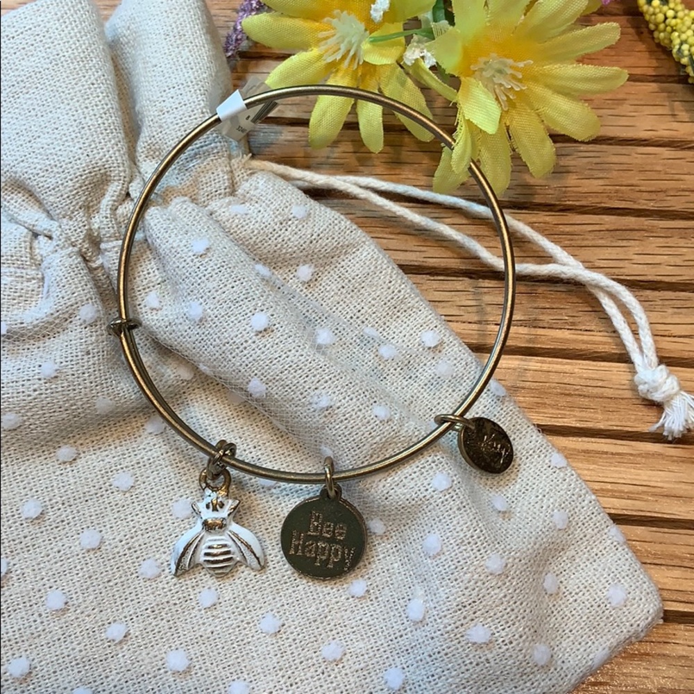 Bee charm bracelet.